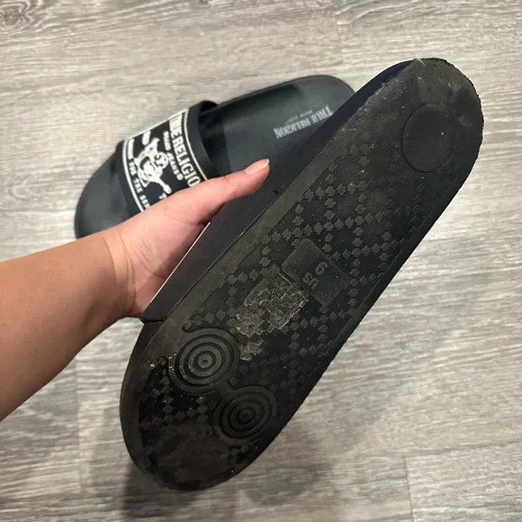 True Religion - Men's Kendrick Logo Slide (Buddha) Size 9, In good condition - Picture 5 of 8